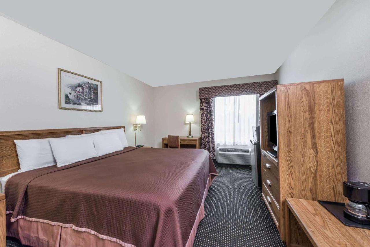Howard Johnson By Wyndham Iowa La Luaran gambar
